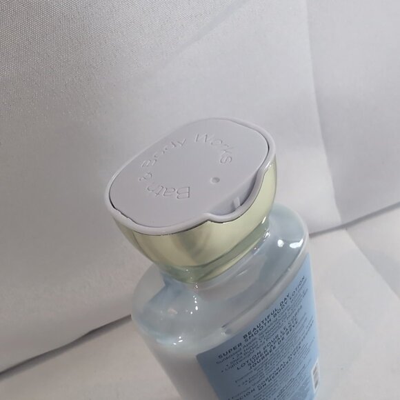Bath & Body Works Beautiful Day Body Lotion NEW 236ml 8 floz Shea Butter Coconut - Picture 9 of 10